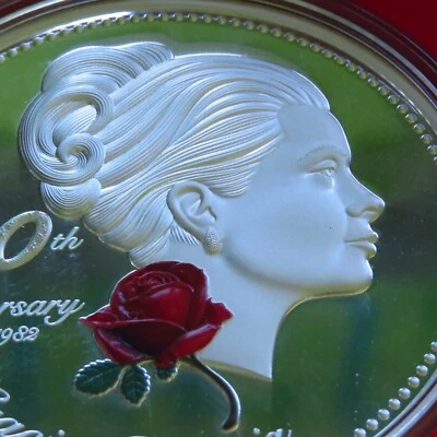 Gracia Patricia Kelly Kilo Coin Silver Niue 2019 with 25 diamonds and red rose - Bild 1 von 4