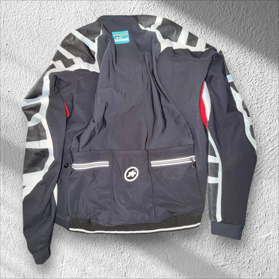Assos Bonka Jacket Evo7 Winter Cycling Jacket Red Black Size Small - Image 3 of 3