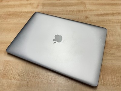Apple MacBook Pro 15,4 Retina A1398 i7 2,3GHz 256GB SSD 8GB