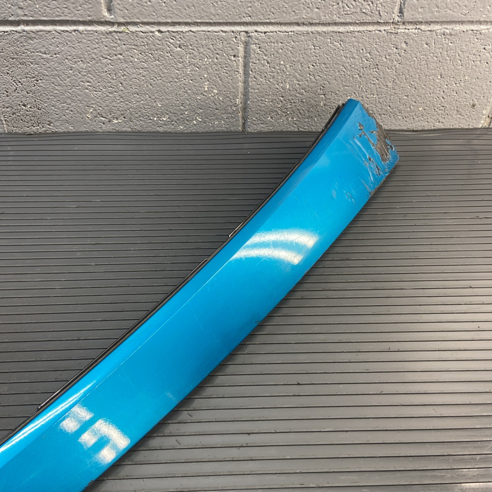 BMW i8 2014-2020 Right Pillar cover molding