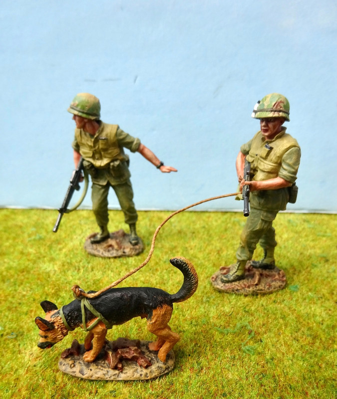 king &country  54mm VN044/50 Vietnam American marines 2 figs+ DOG 2018 MIBoop