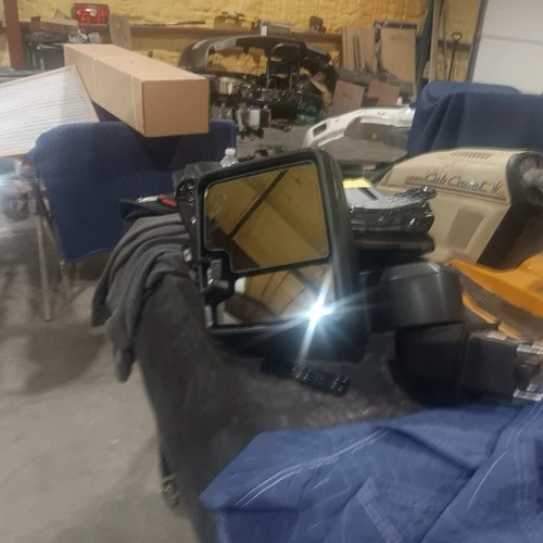 2020-2024 Chevrolet 2500  Pen Driver Side Mirror. Brand New! Never Used