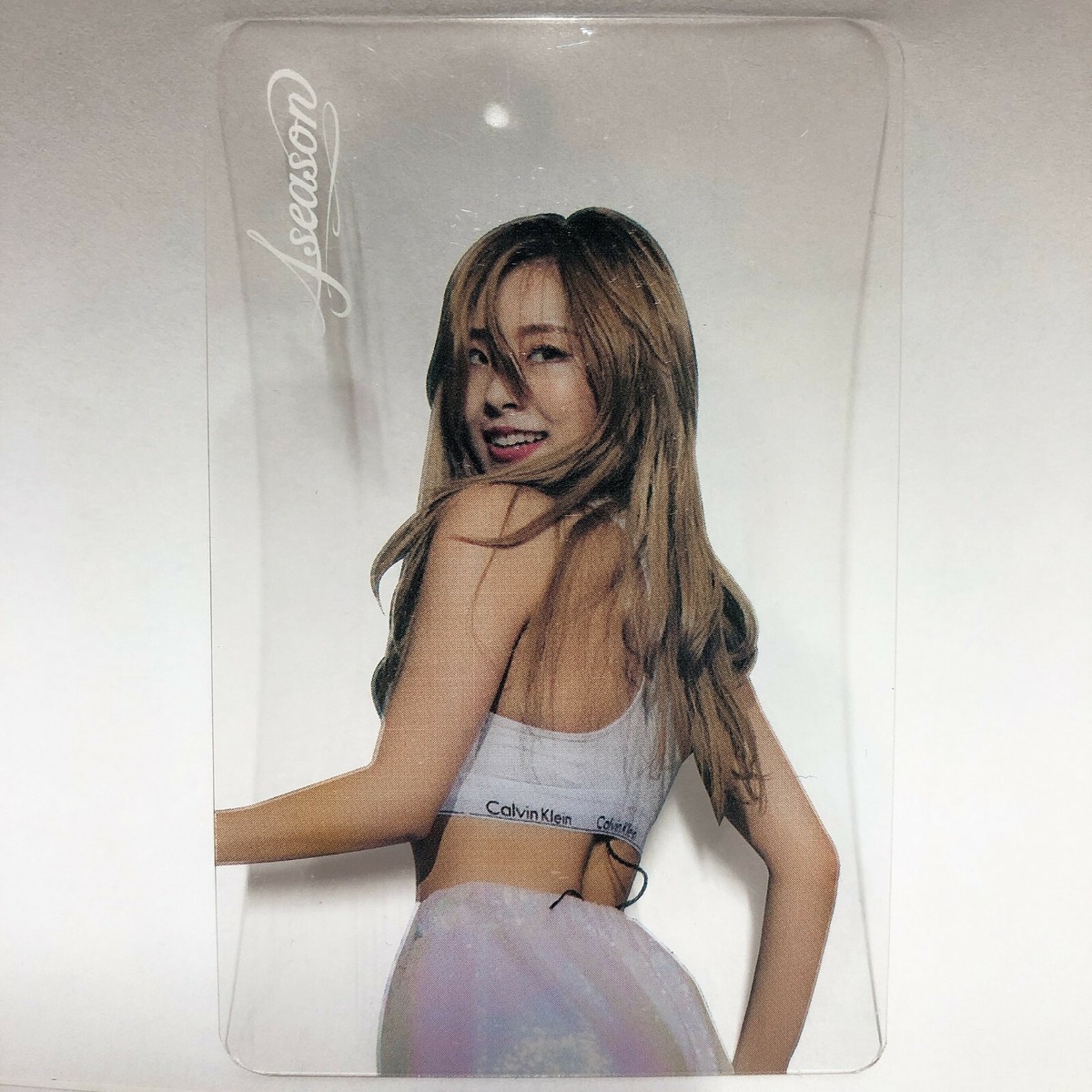 【新品・未開封】フィイン WHEEIN MAMAMOO / WHEE（4枚） Mamamoo Wheein Official 4Season FW Concert Kit Photocard