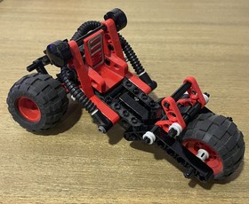 LEGO TECHNIC: Mud Masher (8226) - 100% Complete with/ manual (NO - figure)