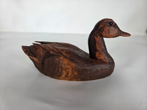 Hand Carved Wooden Duck with Glass Eye Folk Art Figurine Signed 1975 Decor - Bild 2 von 11