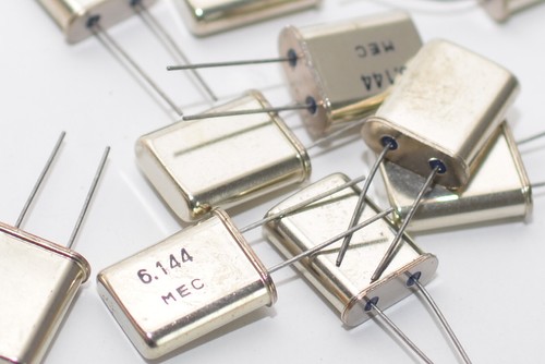 10 x quartz / quartz standard, tonalité de base 6 144 MHz, MEC, boîtier HC49U, NOS - Photo 2/2