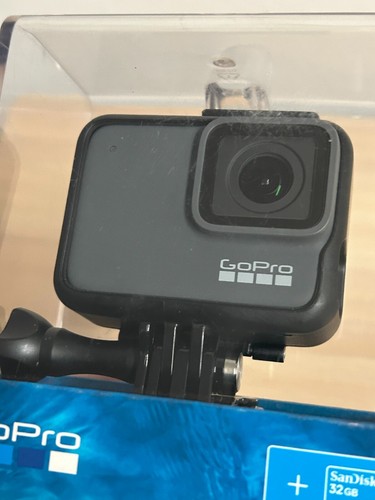 GoPro HERO7 Silver Waterproof Action Camera w/Adhesive Mount Pack - New Sealed - Picture 5 of 6
