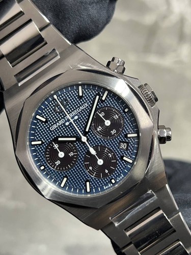 Girard-Perregaux Laureato Chronograph, Indigo Blue 81020-21-33...