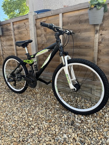 Boys Black Carrara Mountain Bike 24 Wheels Ready To Ride