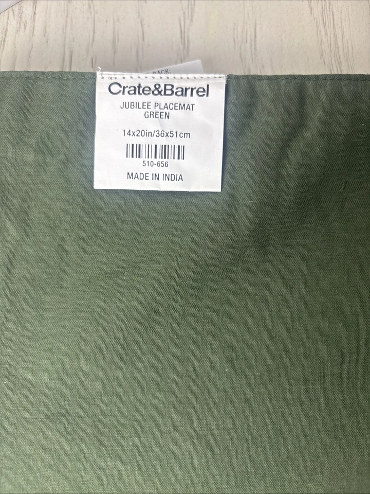 Juego de 4 manteles individuales Jubilee bordados verdes festivos 14x20" Foto 3 de 4