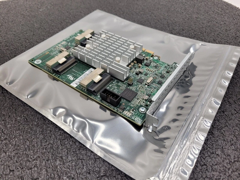 HP U.2 NVMe Bridge Card PCIe-x16 FH PN: 824019-001 708724-001 - Image 4 of 4