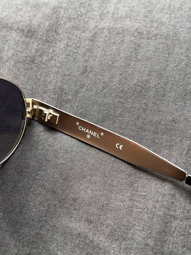 Occhiali da sole CHANEL 06933 ovali montatura in metallo dorato con custodia Made in Italy - Foto 9 di 14