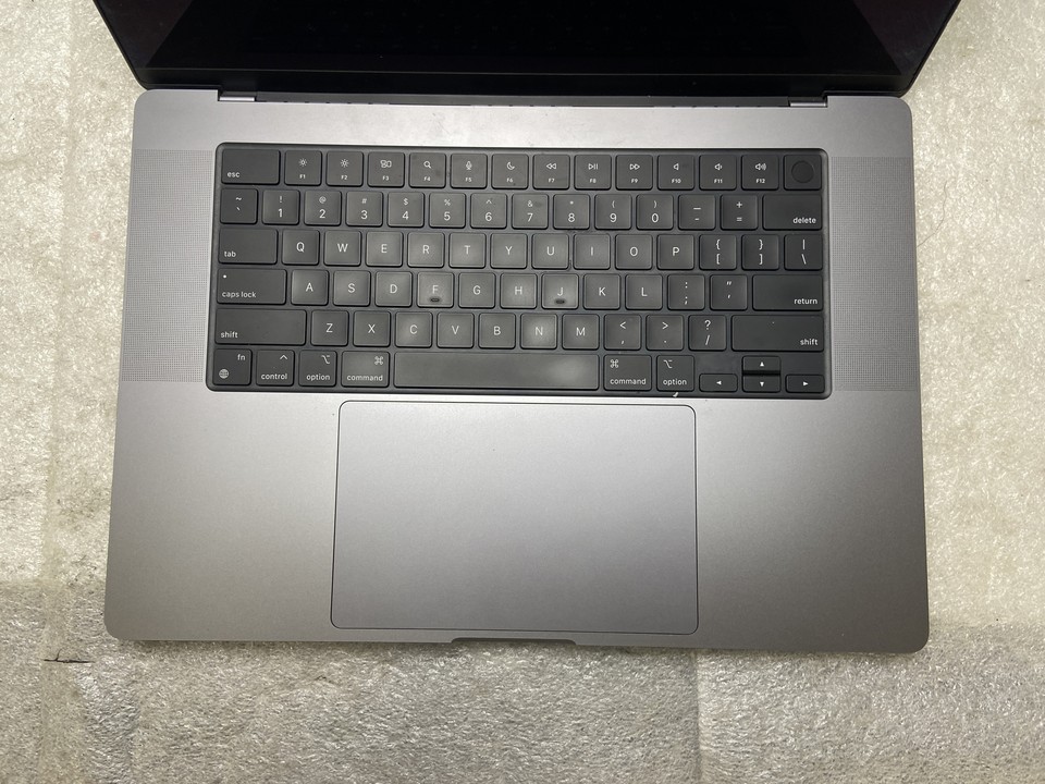 Apple MacBook Pro A2485 2021 Apple M1 Pro GHz 32GB RAM 512GB SSD