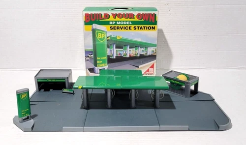 1995 Build Your Own BP Model Service Station in box