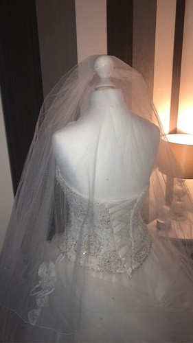 Korsett Rücken Tüll Hochzeitskleid mit Swarovski Zierschleier & Petticoat - Bild 9 von 10
