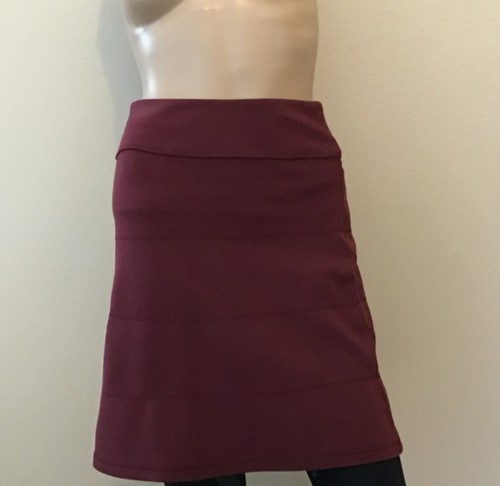WOMENS ATHLETA Strata A Line BURGUNDY PONTE KNIT ACTIVEWEAR SKIRT ~ SZ XXS - Picture 3 of 5