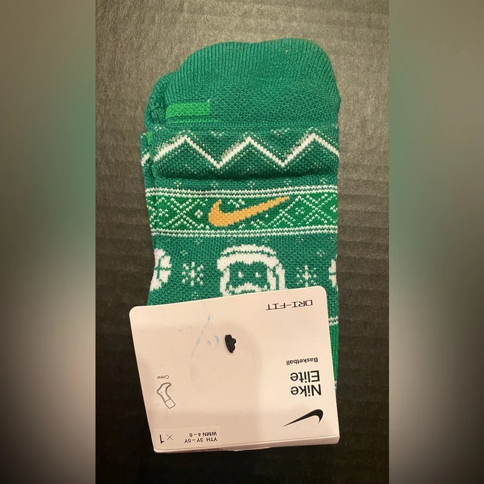 Nike Elite Dri-Fit Navidad Crew Calcetines Verde (Jóvenes 3Y-5Y) (Mujer’s 4-6) Foto 2 de 4