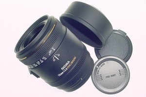 Sigma 70mm F/2.8 DG Macro EX Lens For A-Mount and Minolta AF Mount - Mint