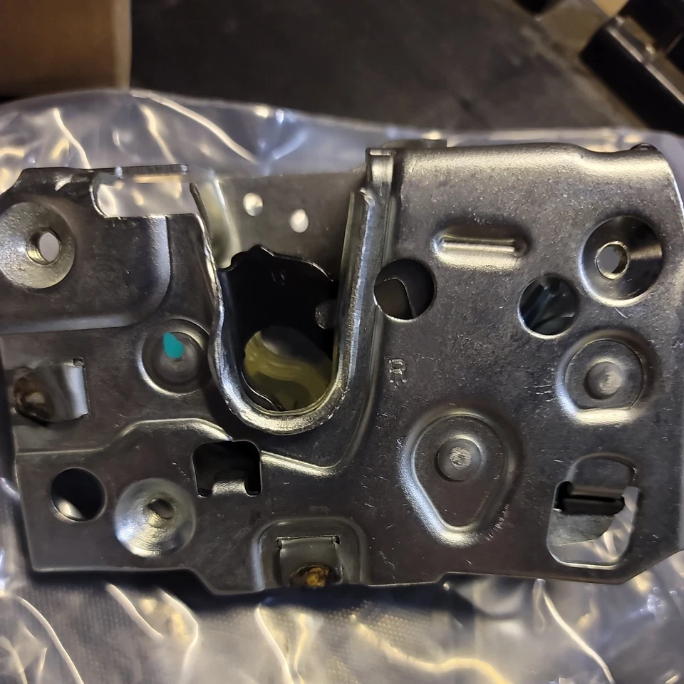 DORMAN 940-103 Door Latch Assembly Front Right - Image 4 of 4