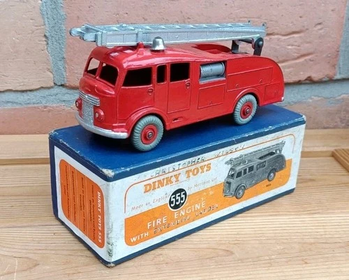 DINKY TOYS NO.555 FIRE ENGINE(Original/Boxed)