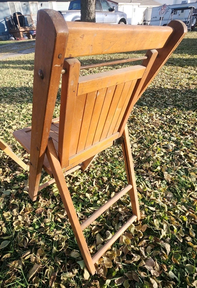 Classic/Vintage Wood Folding Chairs Antique Folding Chairs (3) - Image 4 of 4