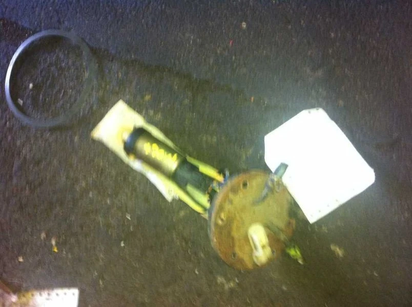 99 ISUZU OASIS FUEL PUMP PUMP ONLY 2.3 LITER - Image 2 of 2