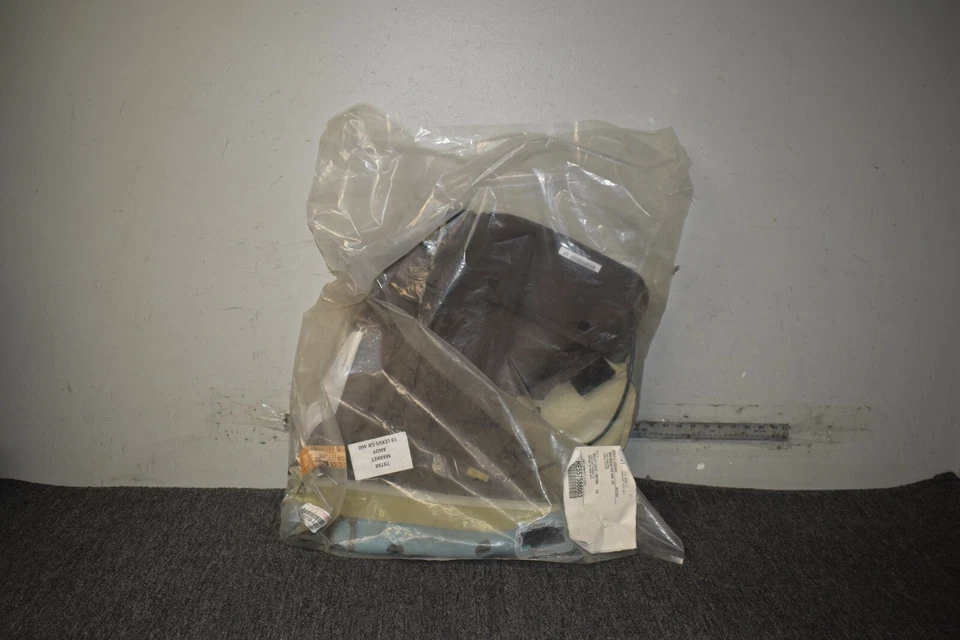 Cubierta trasera asiento trasero Lexus GX460 2013-2019 SUB LADO IZQUIERDO OEM Foto 4 de 4