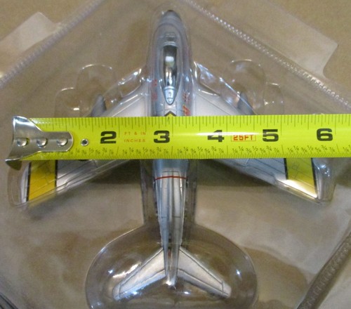 Matchbox Dinky F-86F Sabre Mig Mad Marine USAF N. America Aircraft Die-Cast 1:72 - Picture 21 of 24