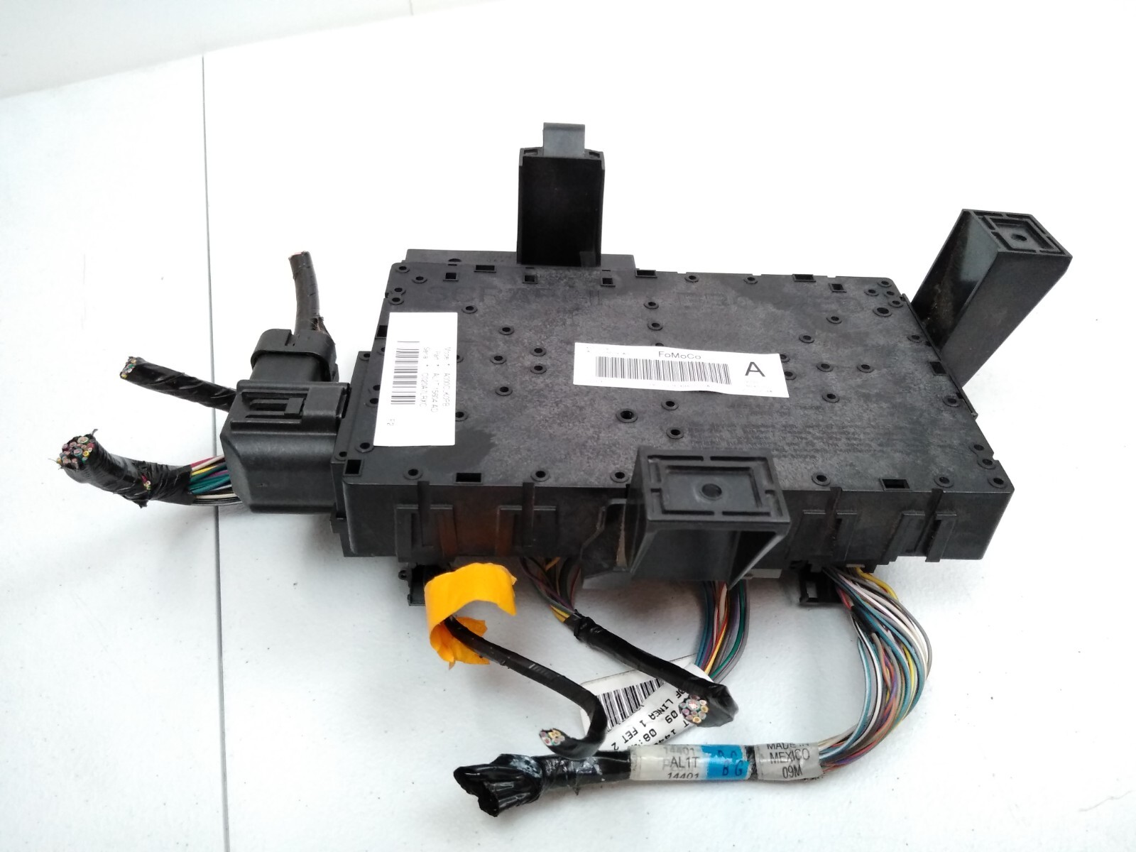 AL1T-15604-AD Ford 2010 Expedition Lincoln Navigator Interior Relay Fuse Box G81