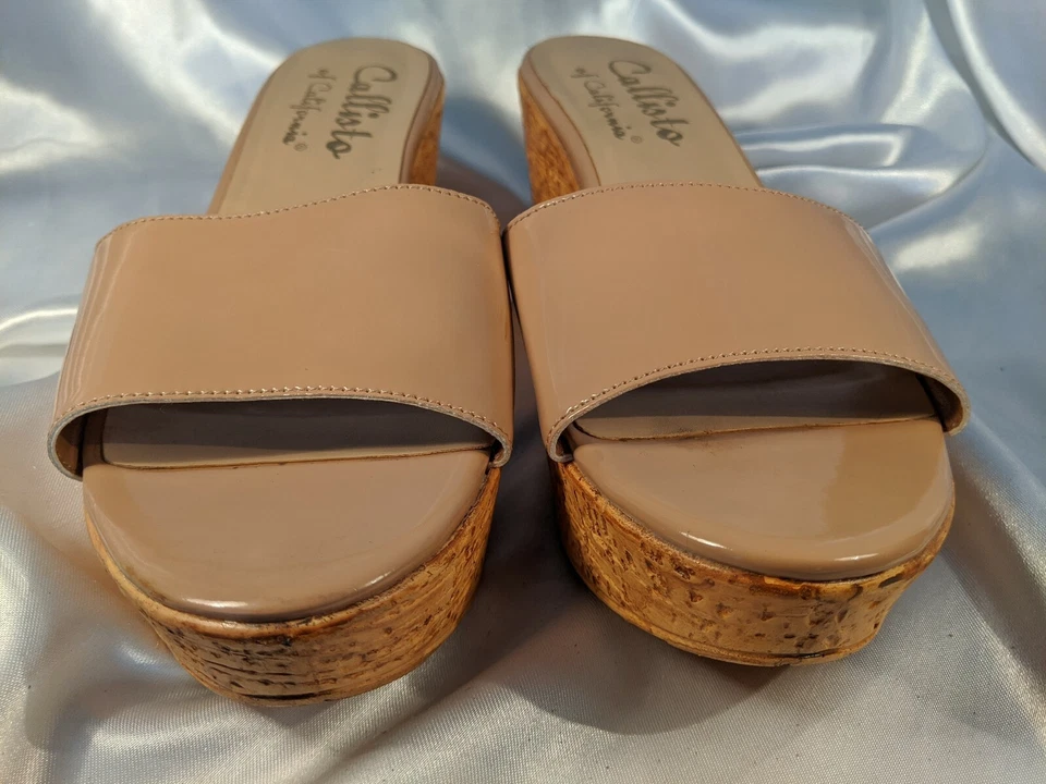 Sandalias Callisto of California beige charol desnudo corcho tacón de cuña talla 10 sin cordones Foto 3 de 4
