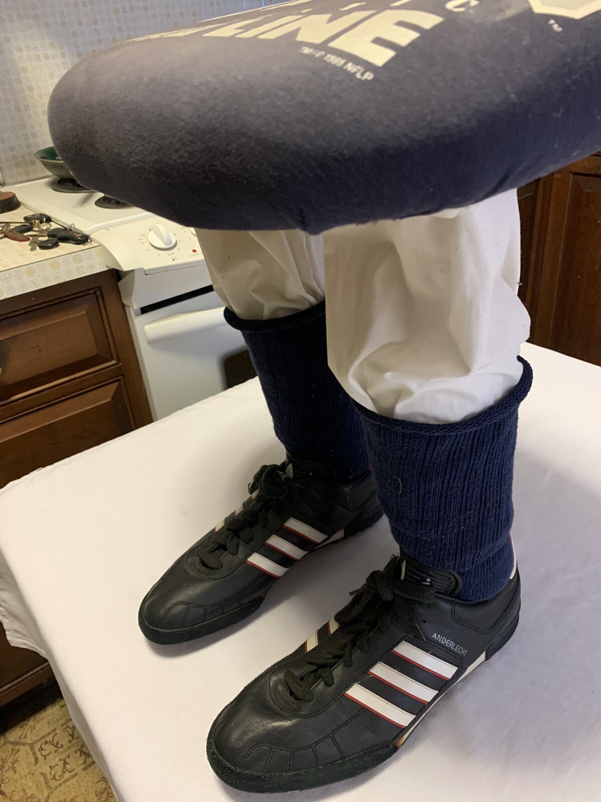 VINTAGE NFL PRO LINE DALLAS COWBOYS FOOT STOOL WITH SPIKES CLEATS SOCKS