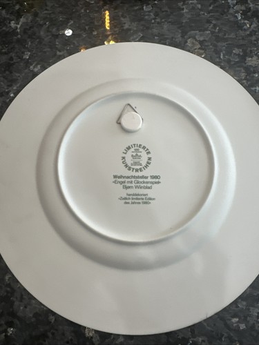 BJORN WIINBLAD ROSENTHAL WEIHNACHTSTELLER PLATE, ANGEL WITH BELL, SIGNED 1980 - Picture 4 of 4