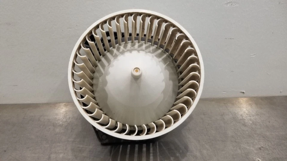 05 CHEVY SSR TEMPERATURE HVAC BLOWER MOTOR - Image 2 of 4