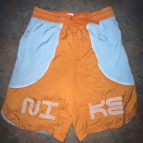 Nike Jungen Standard Fit Shorts, Large, orange & hellblau