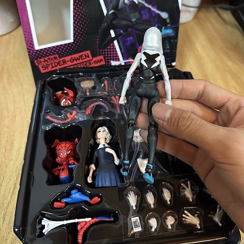 Action Figures Spider-Gwen Miles Morales 13 Cm Marvel Set Accessori With Box - Imagen 3 de 5