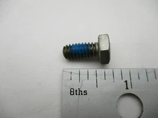 912127 0912127 OMC Stringer/Cobra Handle-Latch Screw