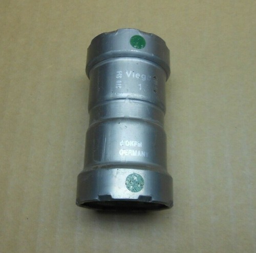 1 NEW VIEGA 25010 MEGAPRESS SMART CONNECT 1" COUPLING WITH STOP (4 AVAIL) - Picture 2 of 3