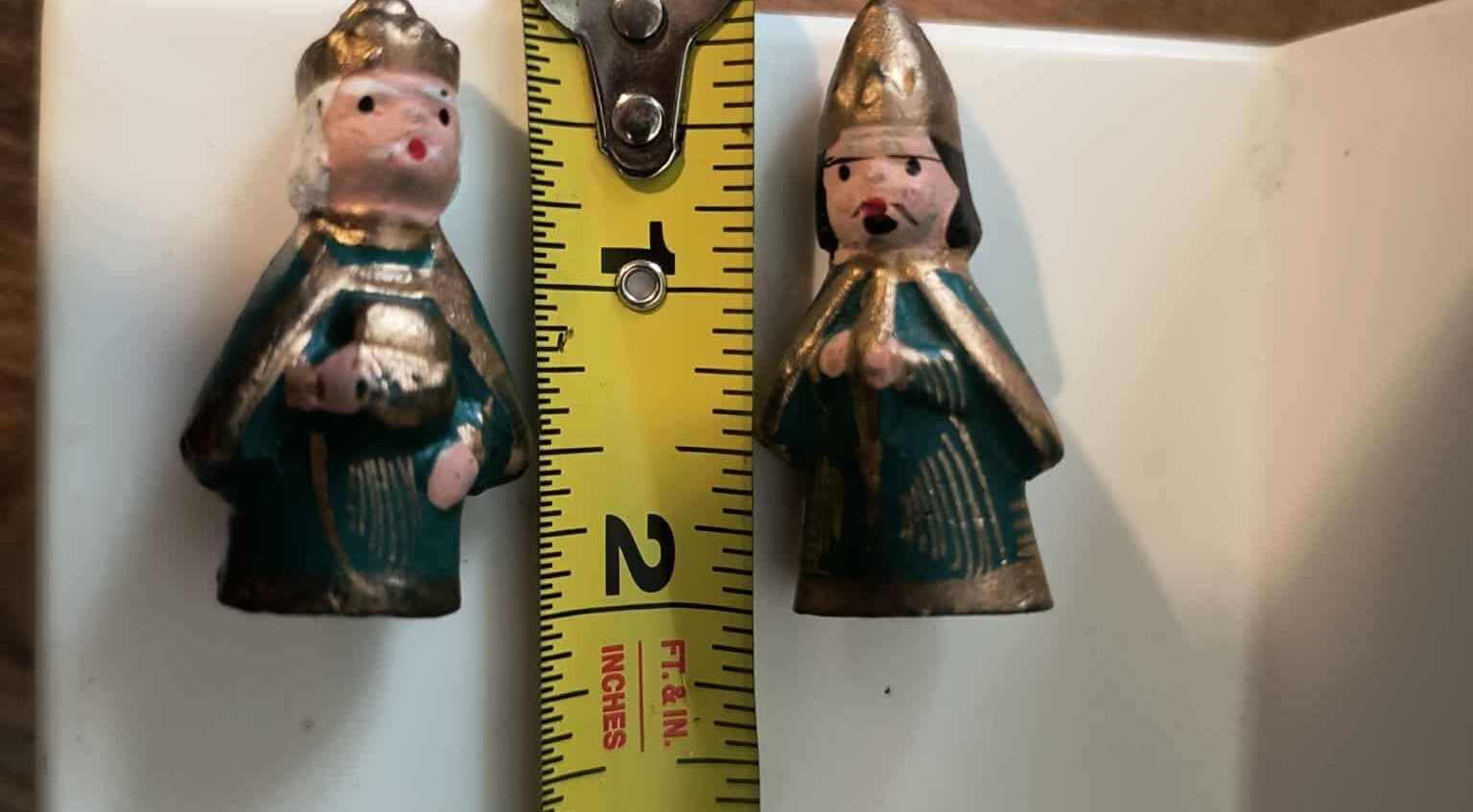 VINTAGE MEXICO HAND PAINTED CLAY NATIVITY SET- 12 PIECE/ MINI SET 2"