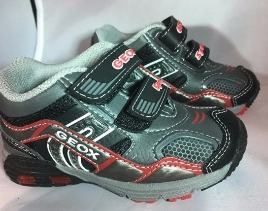 Geox Gris Oscuro/ROJO Cuero Tenis/Zapatos Niños Pequeños Talla 6 1/2 ¡OFERTA!! Foto 3 de 4