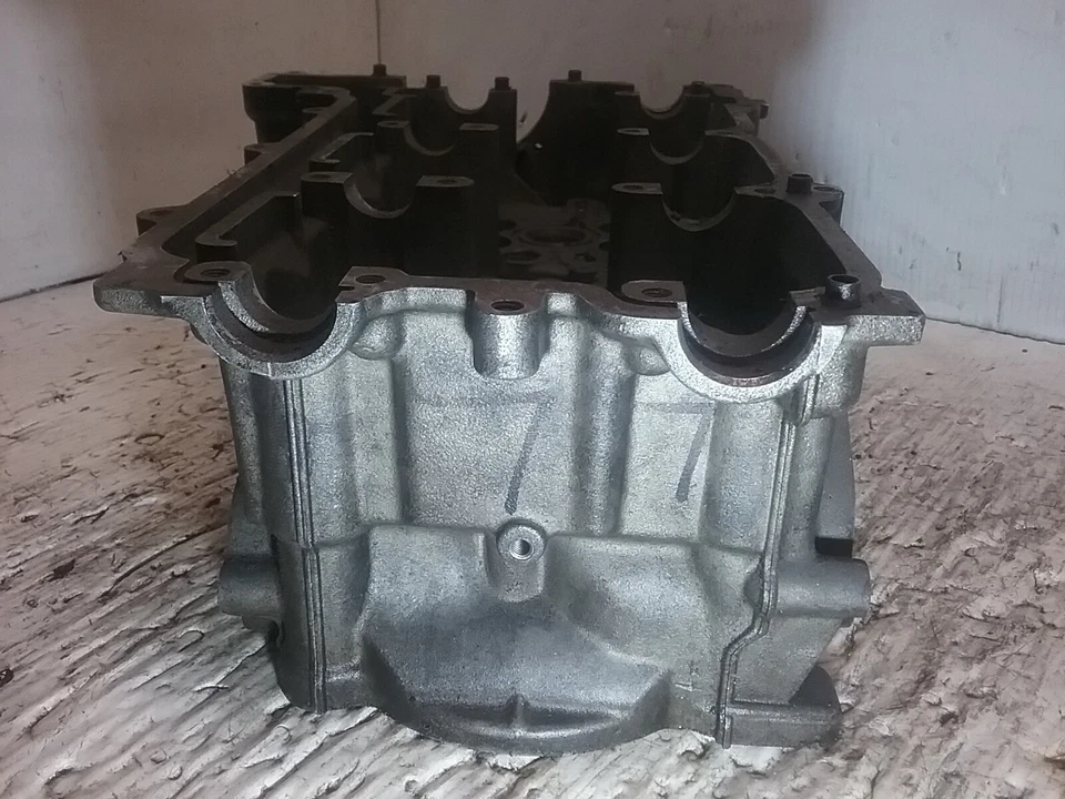 Porsche Boxster 1997-1999 culata lateral derecha 9961041350R 2,5 L 6 cilindros Foto 4 de 4