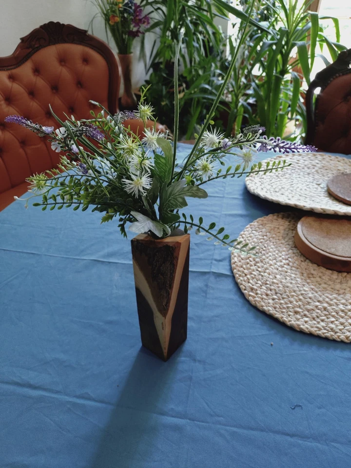 Blumenvase Reagenzglas Holz Vase Blumenstrauß Robinie holzkunst