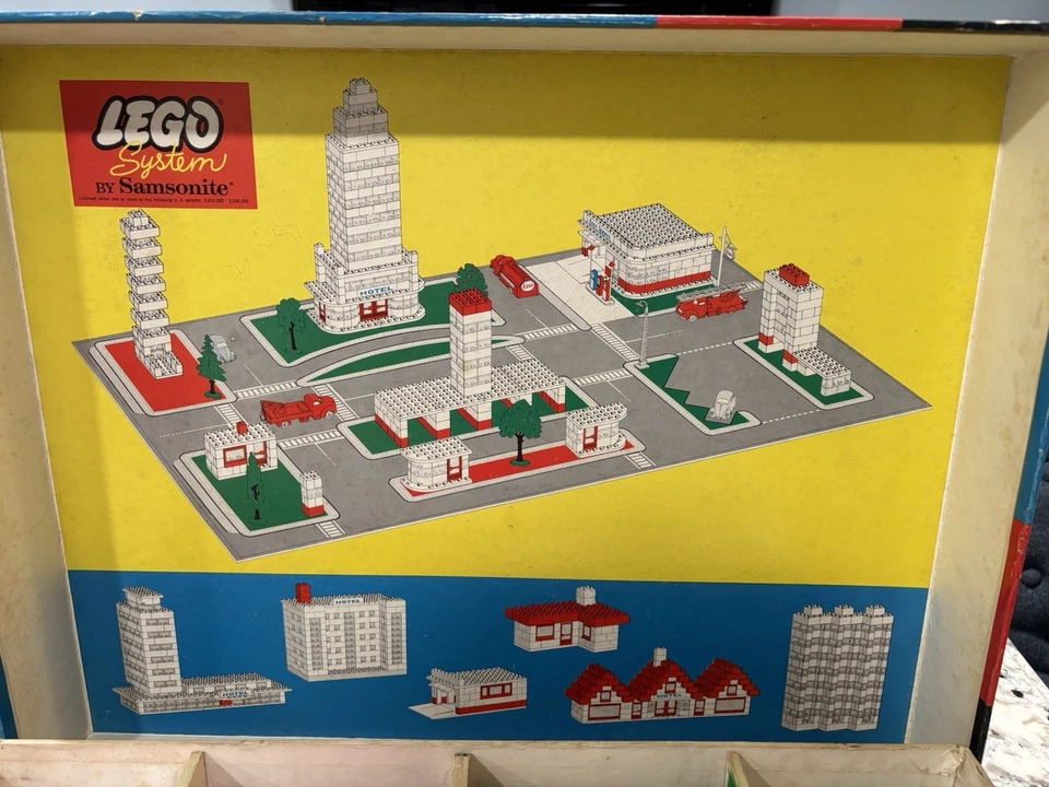 Vintage Lego System by Samsonite Town Hall #725 + Catalogs Inserts More Huge Lot - Image 3 of 4