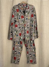 Women  s Peanuts Snoopy Woodstock Gray Flannel Christmas Pajama Set Large