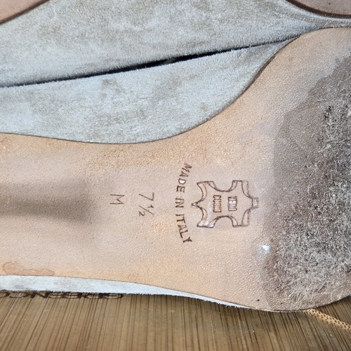 Isaac Mizrahi hochhackige Damen-Mary Jane-Pumps 7,5 hellbraun Wildleder senffarben Blumenschleife - Bild 10 von 11