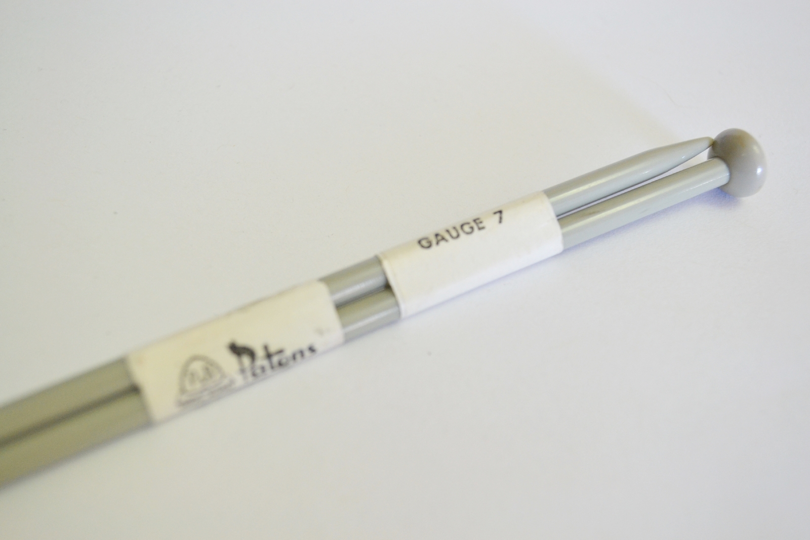 4.5mm (7 gauge) PATONS BEEHIVE Knitting Needles Plastic choose length eBay