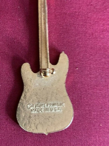 ELECTRIC GUITAR METAL BADGE/BROOCH. MADE IN USA - FUTURE PRIMITIVE. - Picture 2 of 4