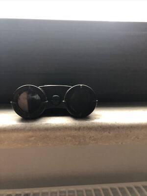 Spielzeugfernglas mit kompass