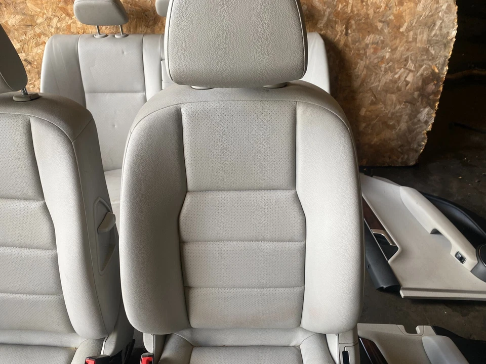 MERCEDES BENZ C300 C250 OEM SET DEPORTIVO ASIENTO DELANTERO TRASERO CALEFACTABLE PANELES PUERTAS Foto 3 de 4