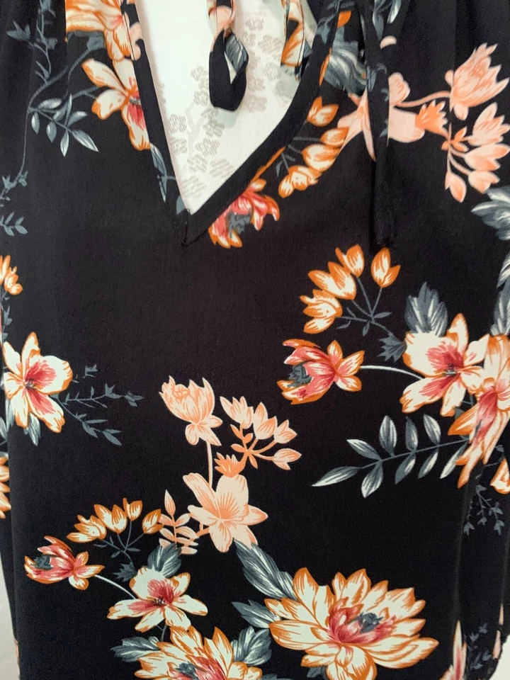 Haut manches courtes taille 44 bleu marine motifs fleurs comme neuf - Photo 4/4