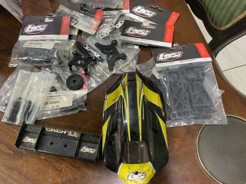 Team Losi 8ight Mini Electric RC Racing Buggy 1/14 4WD Brushless - Picture 8 of 10